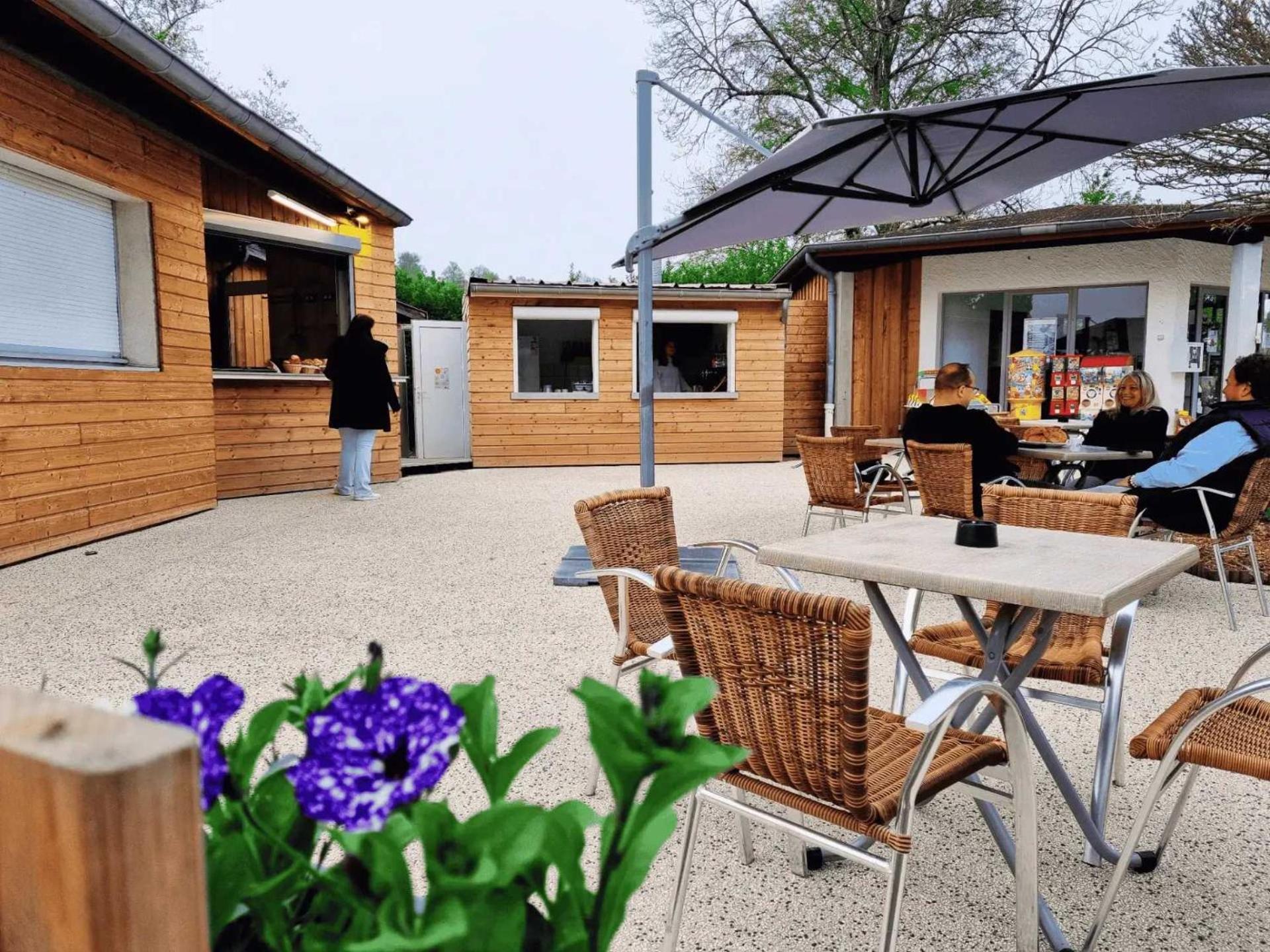 Camping De Charlieu - Mobile Home ภายนอก รูปภาพ